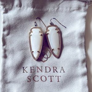 Kendra Scott “Sky” Earrings. Gold and white mother of pearl.